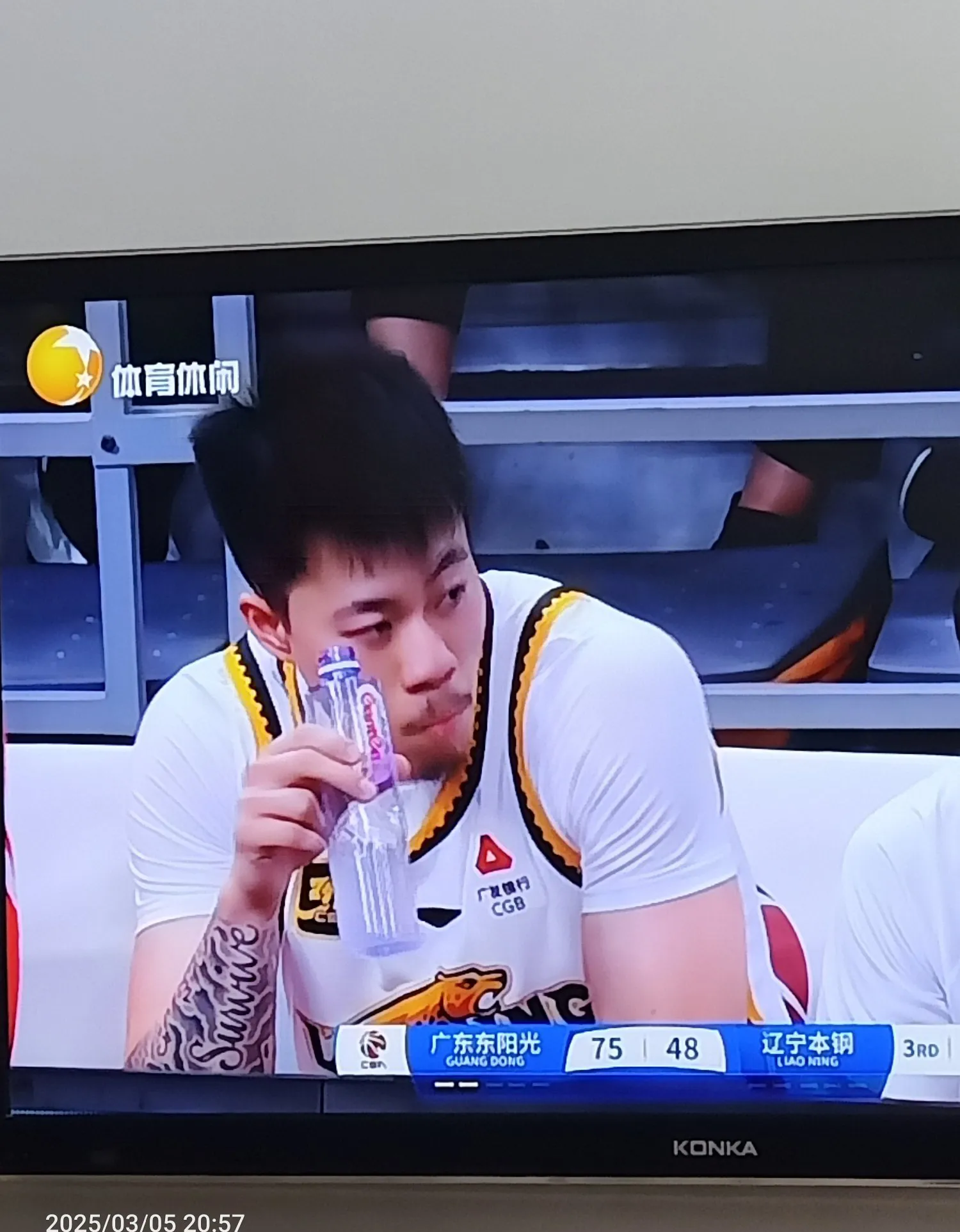 球员状态火热，带领球队轻松战胜